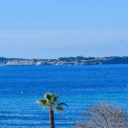 Duplex Flat With Seaview Loggia And Pool In Six-fours - Welkeys Appartement